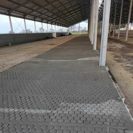 Állattartó telepek betonszerkezeteinek, padlóinak megerősítésére